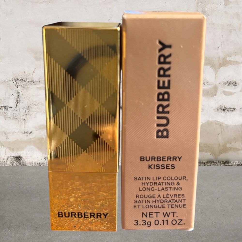 Burberry Kisses Satin Lipstick in 44 Rebellious Rose NIB